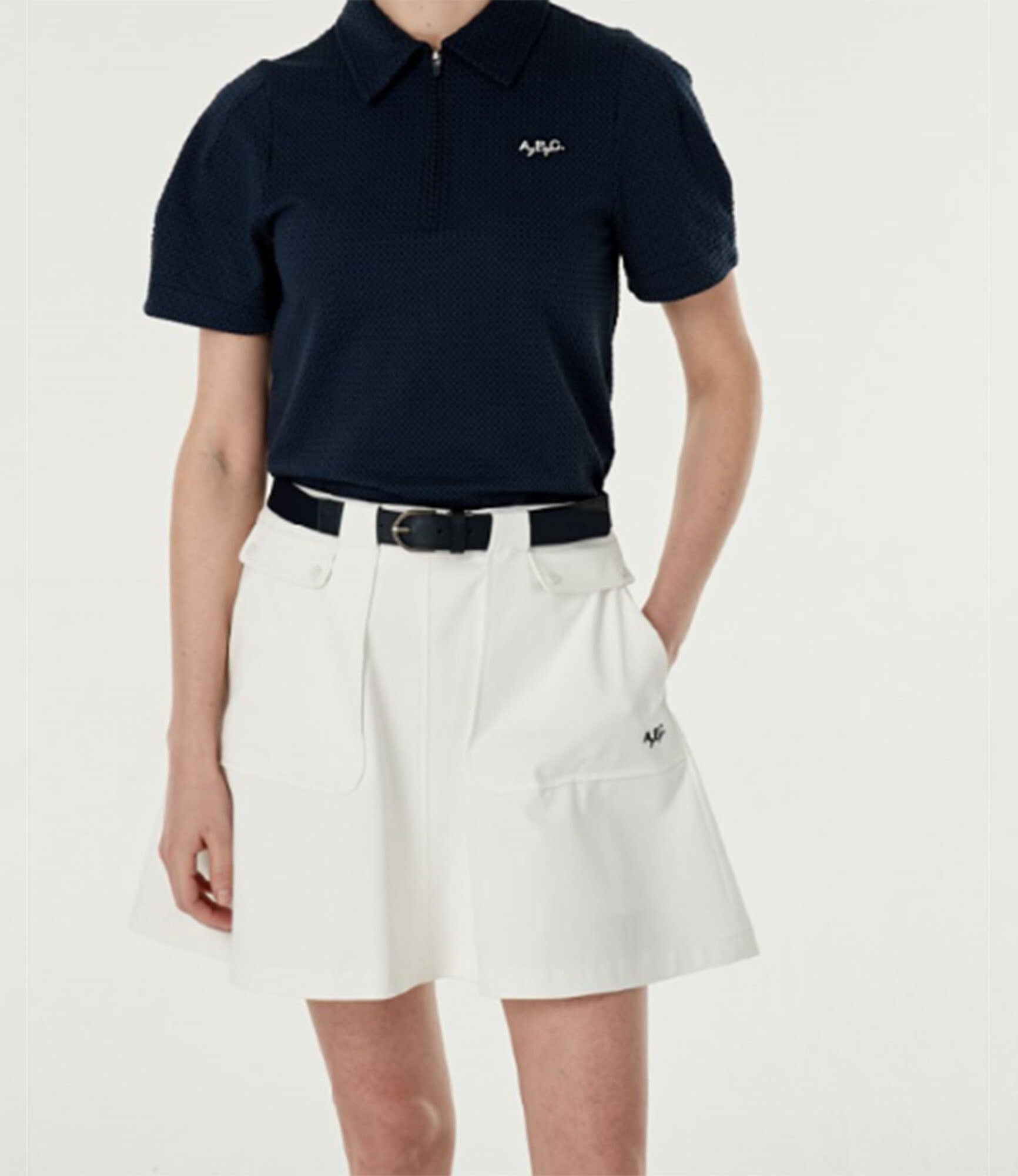 ダークネイビー