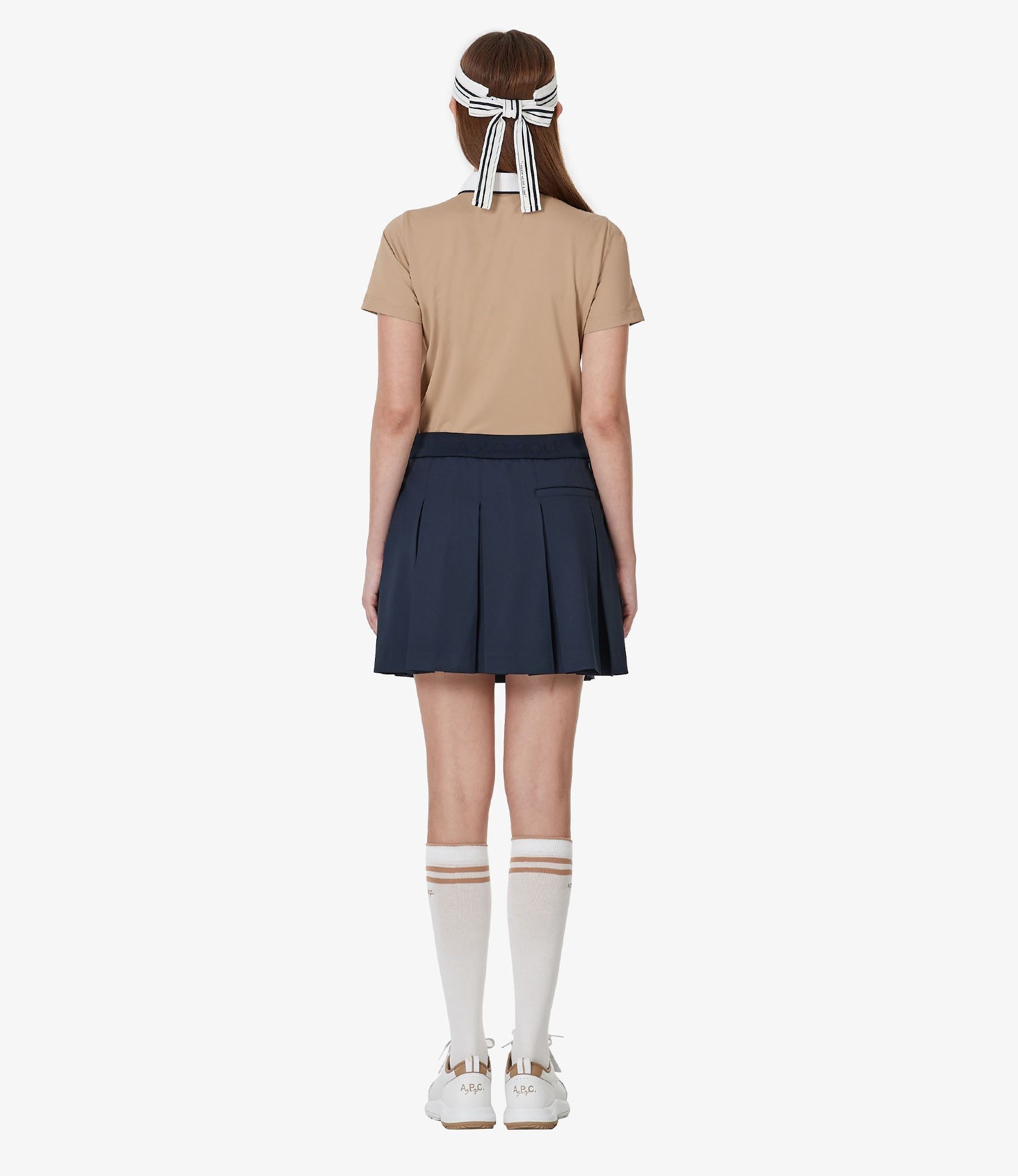 ベージュ