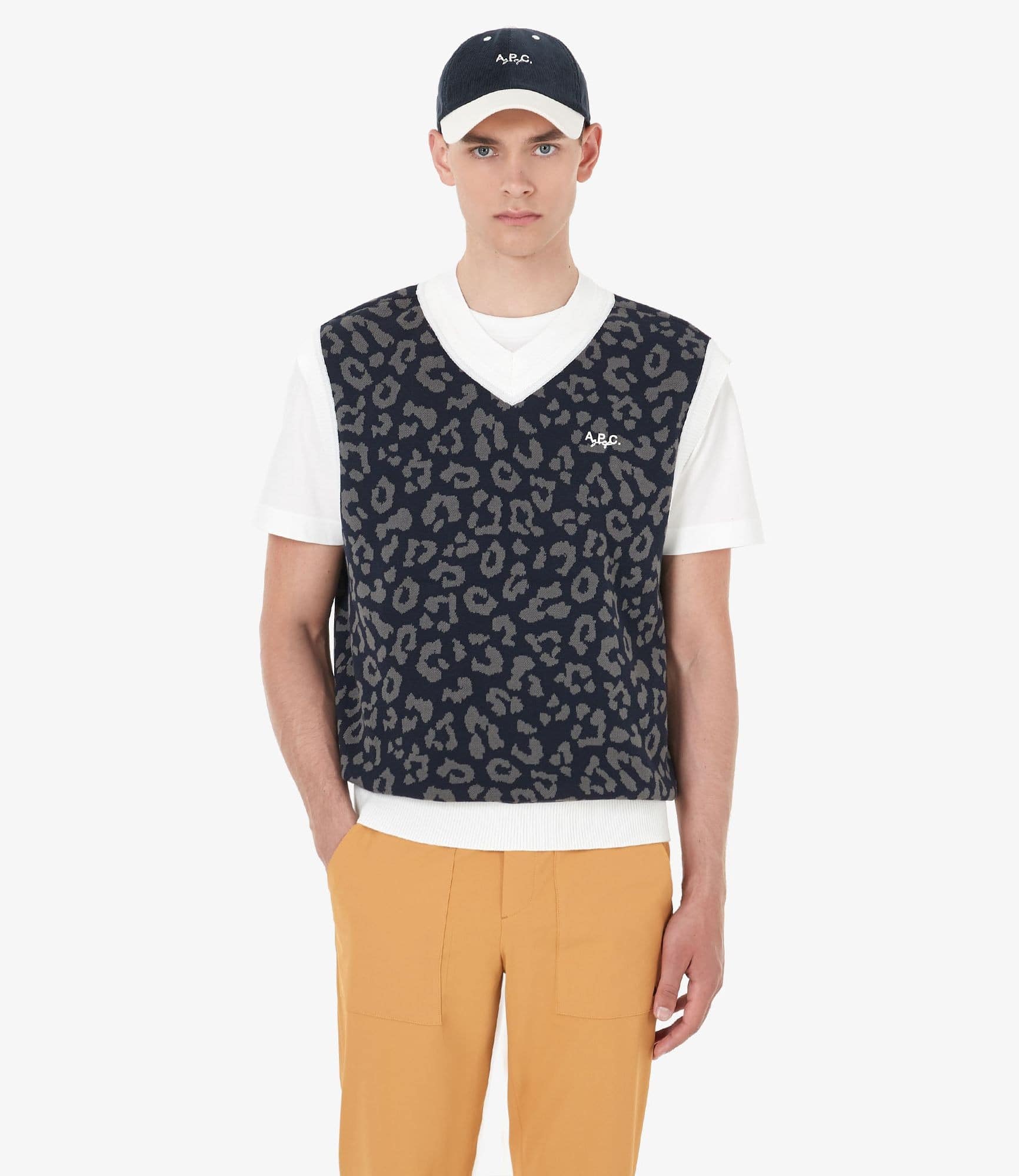 ダークネイビー