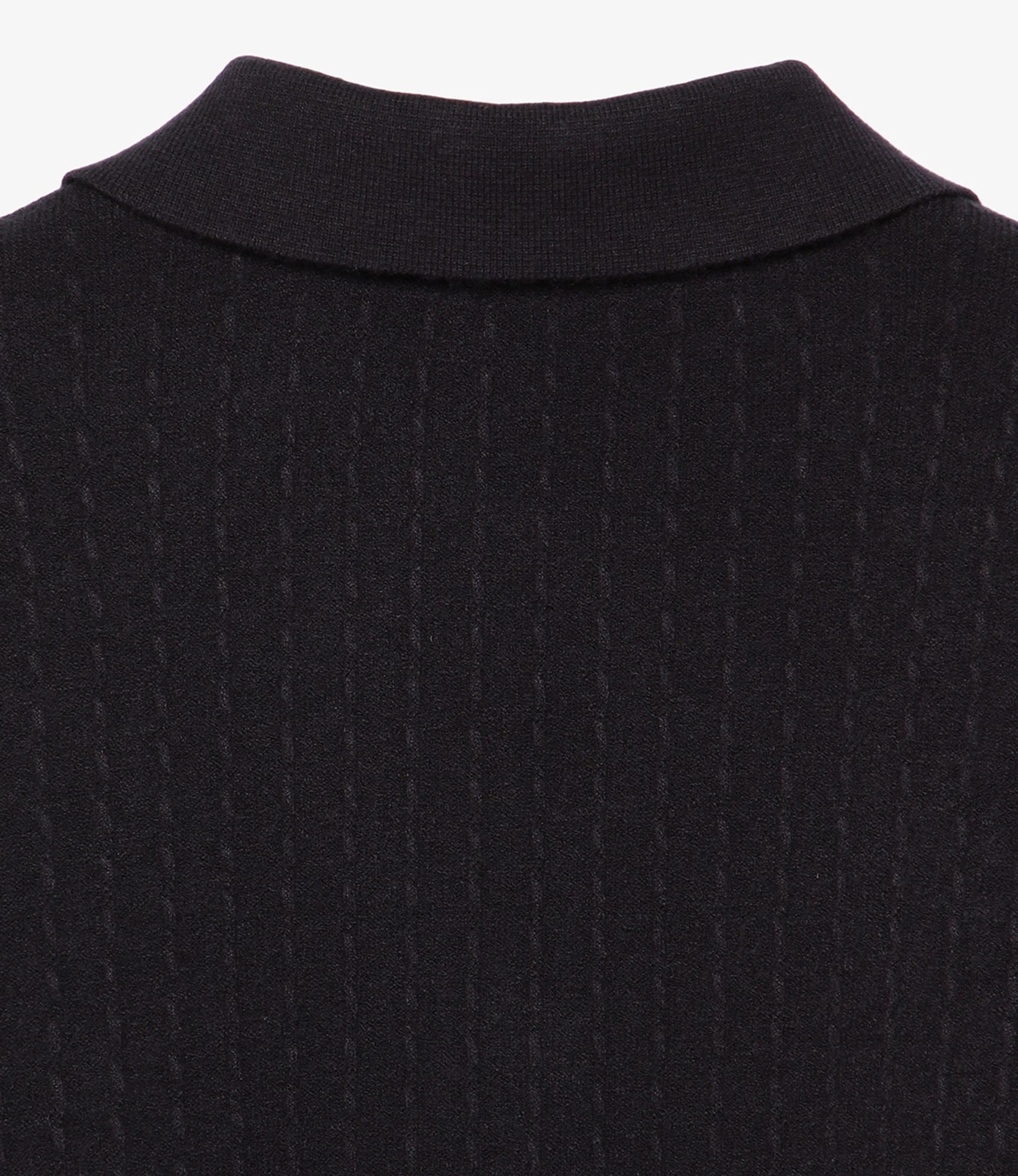 ダークネイビー