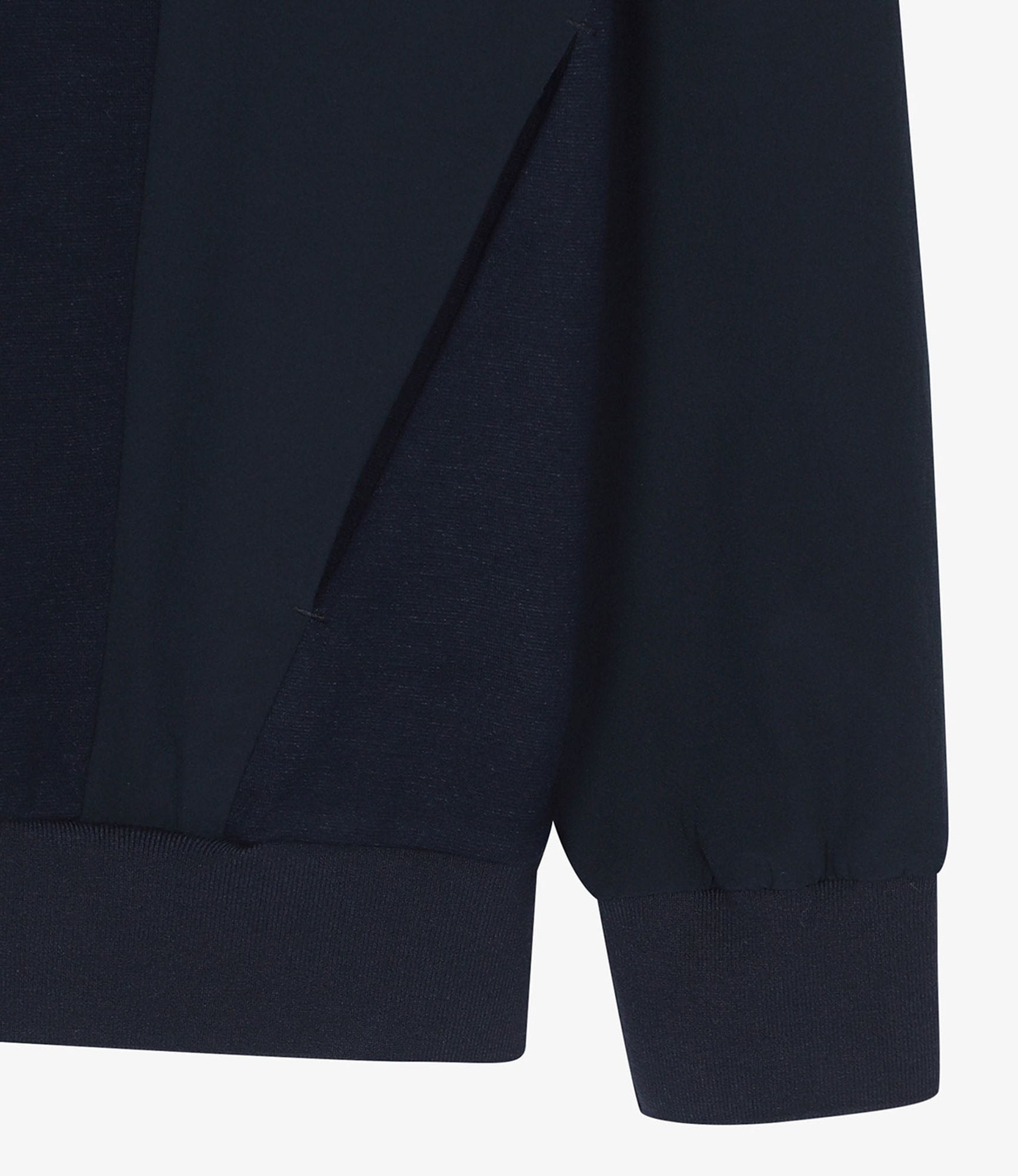 ダークネイビー