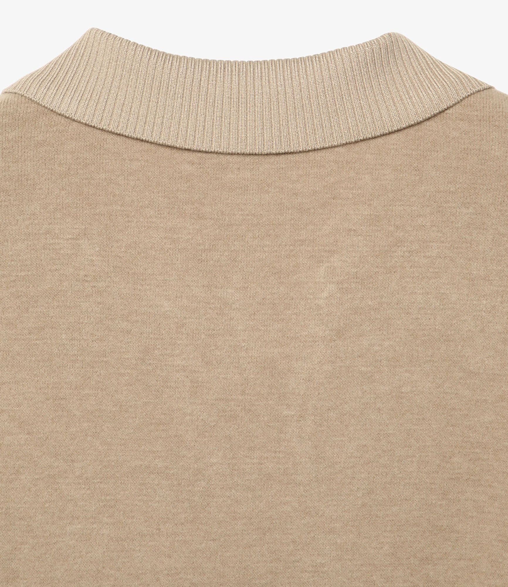 ダークベージュ