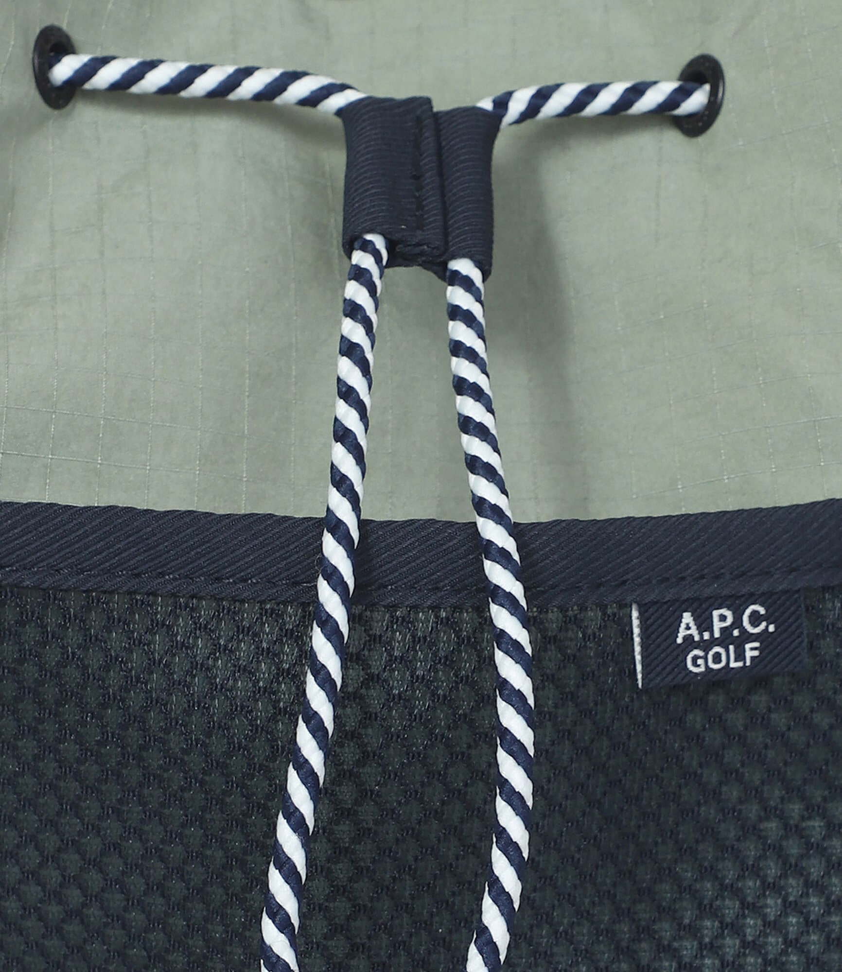 ダークネイビー