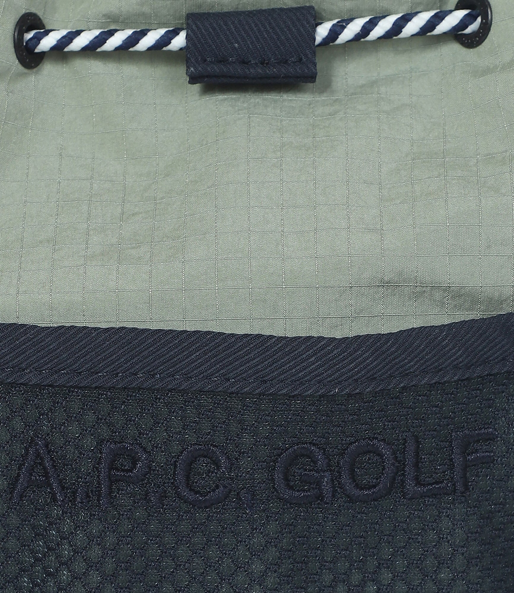 ダークネイビー