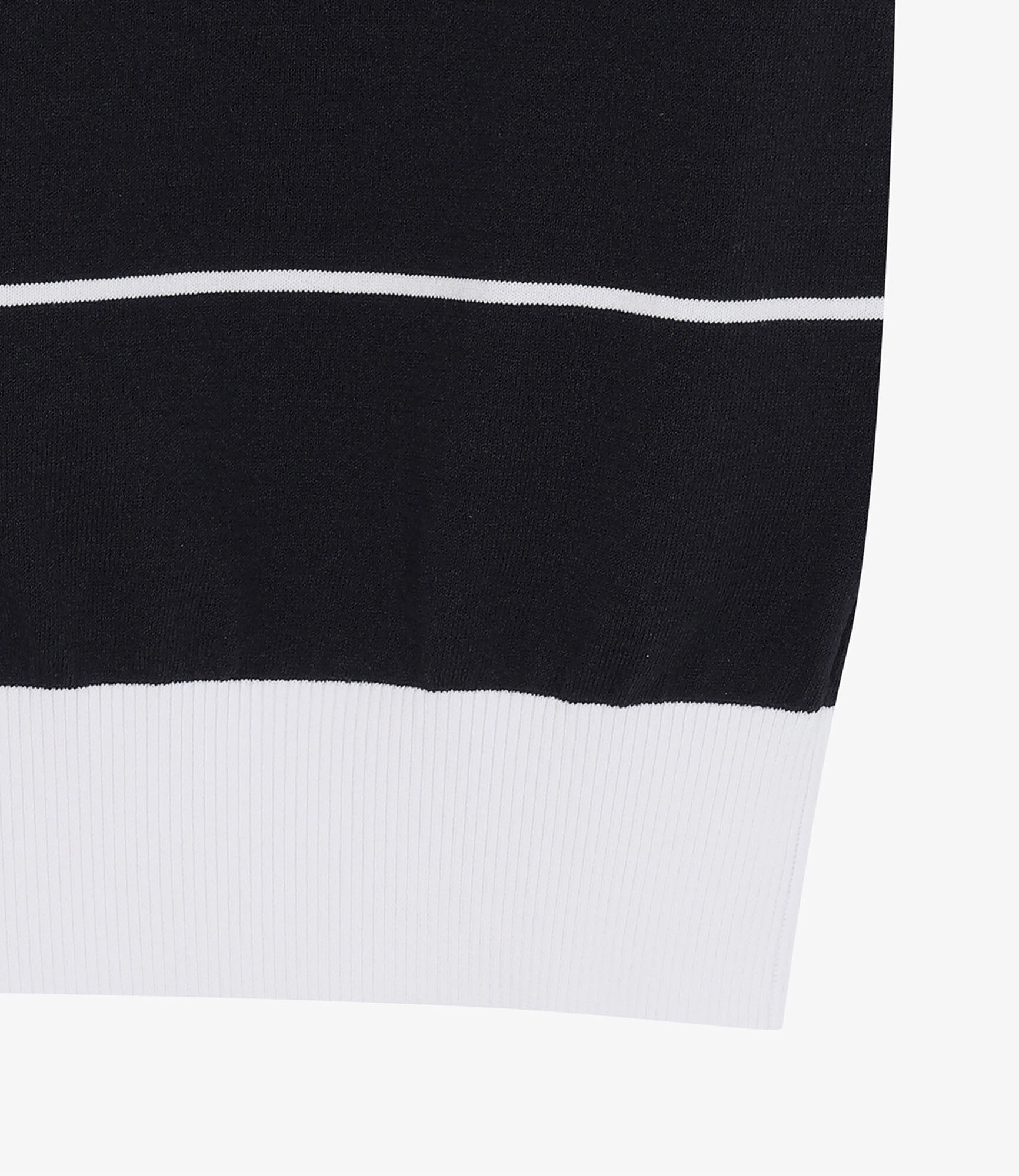 ダークネイビー