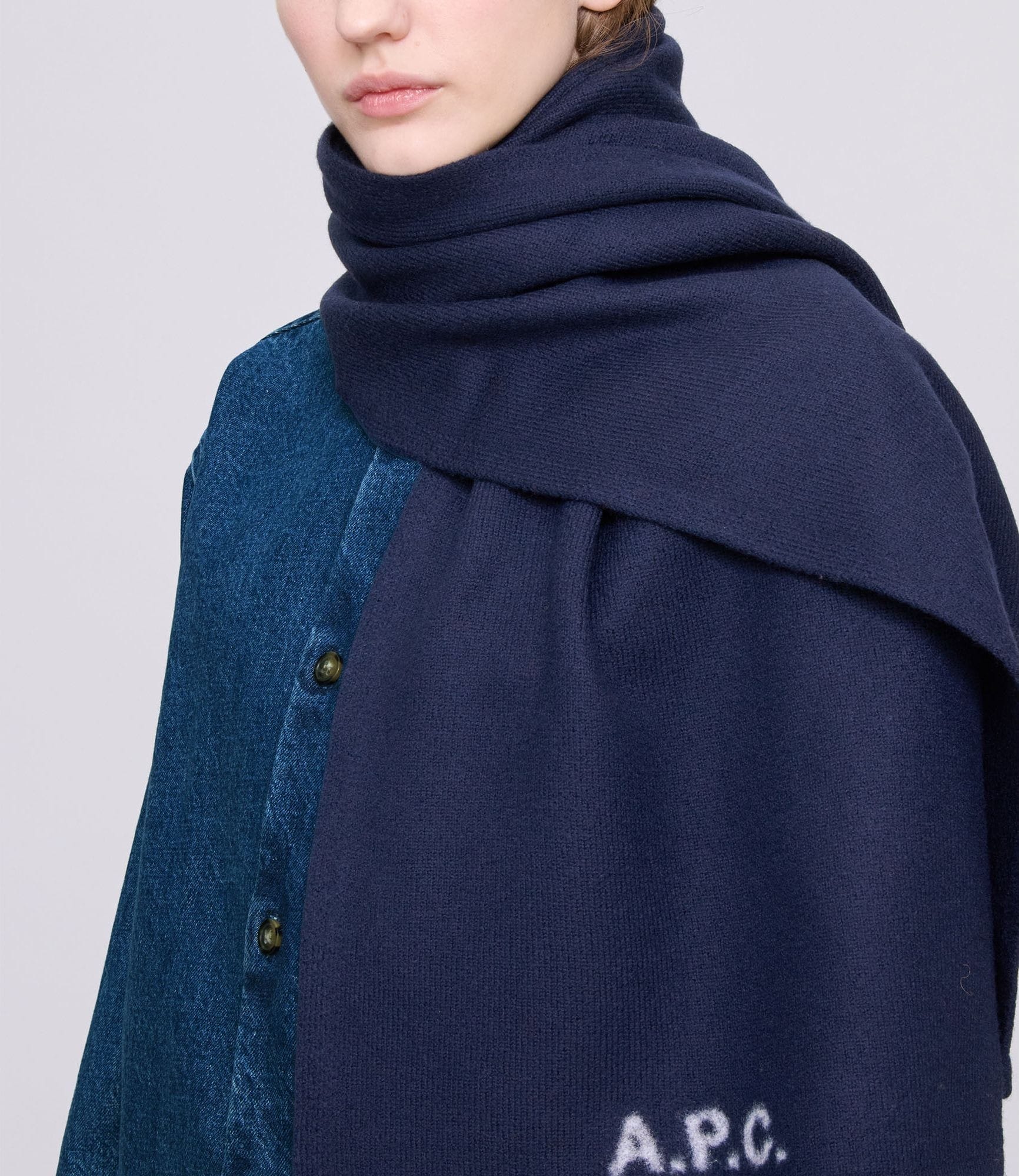 ダークネイビー