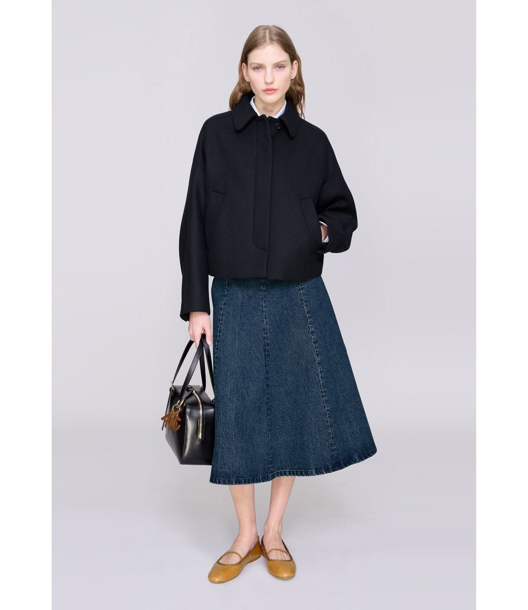 ダークネイビー