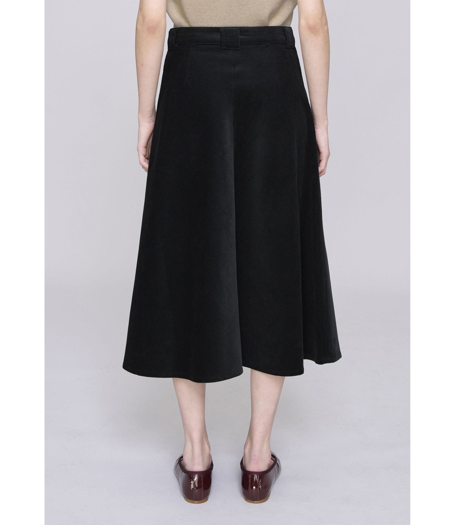 チャコールグレー