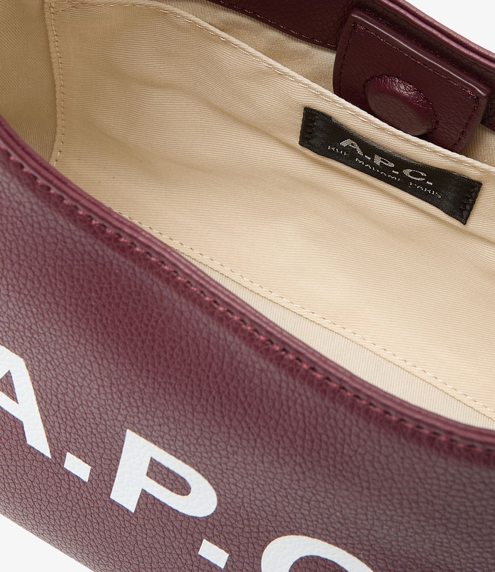 オーベルジーヌ