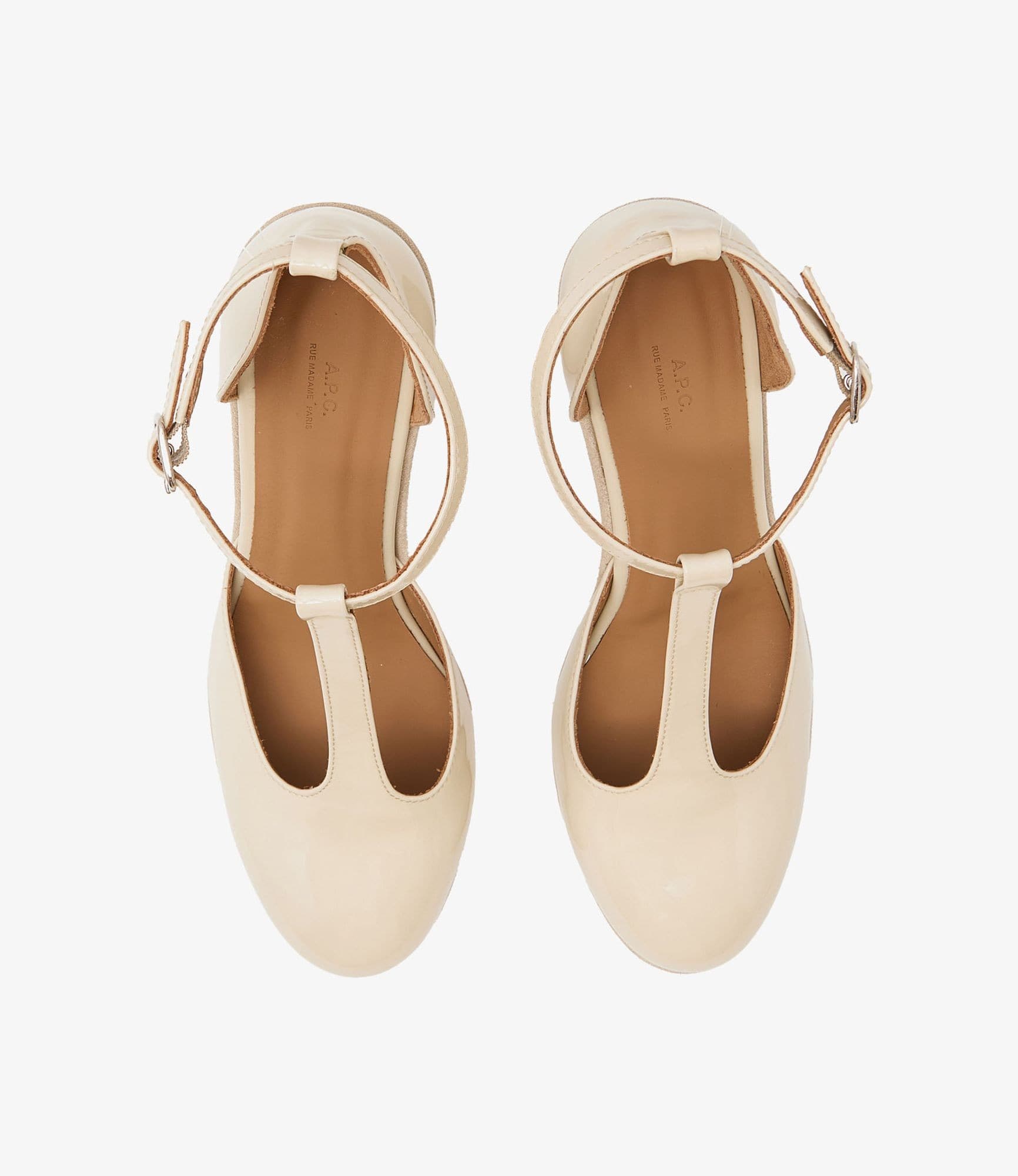 ペールイエロー