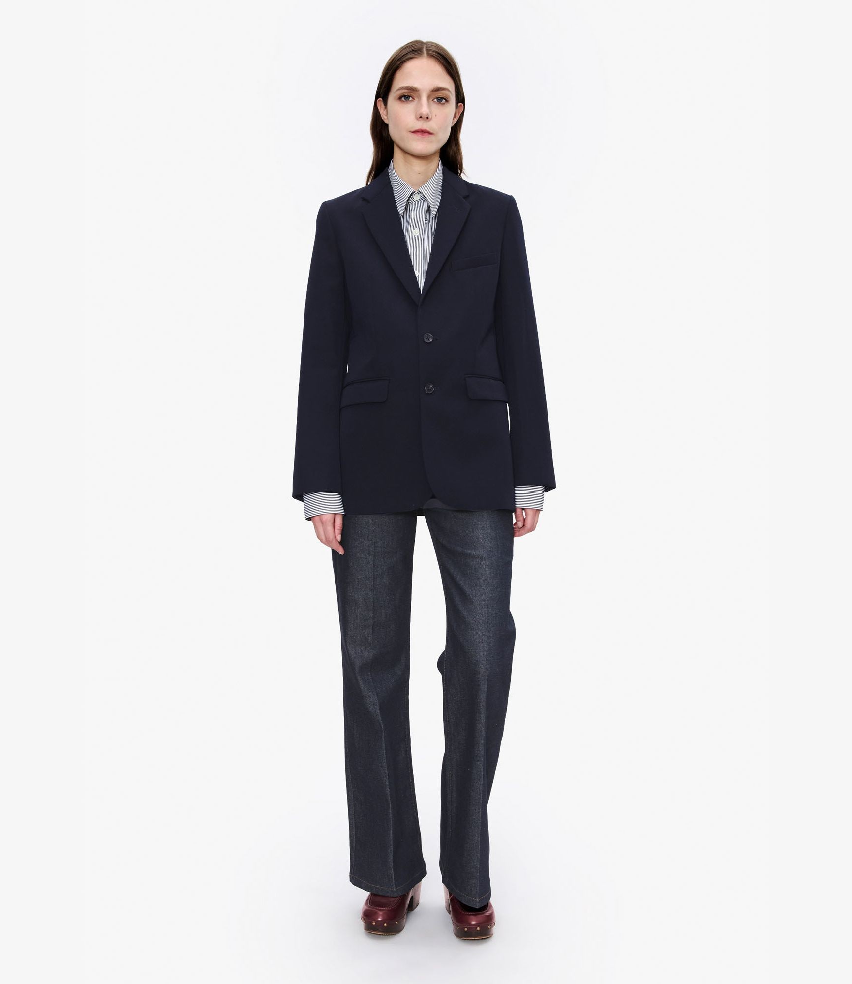 ダークネイビー