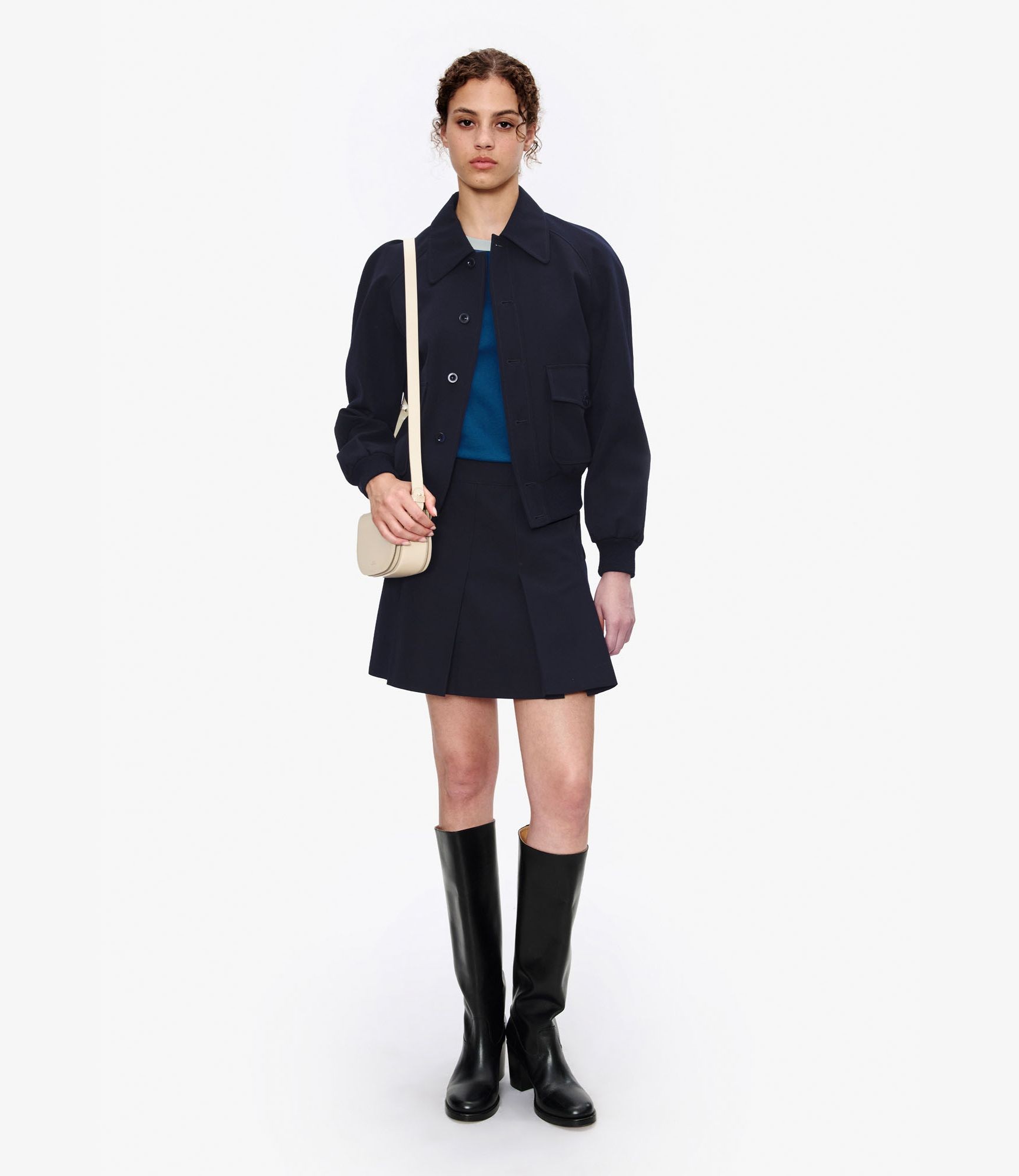 ダークネイビー