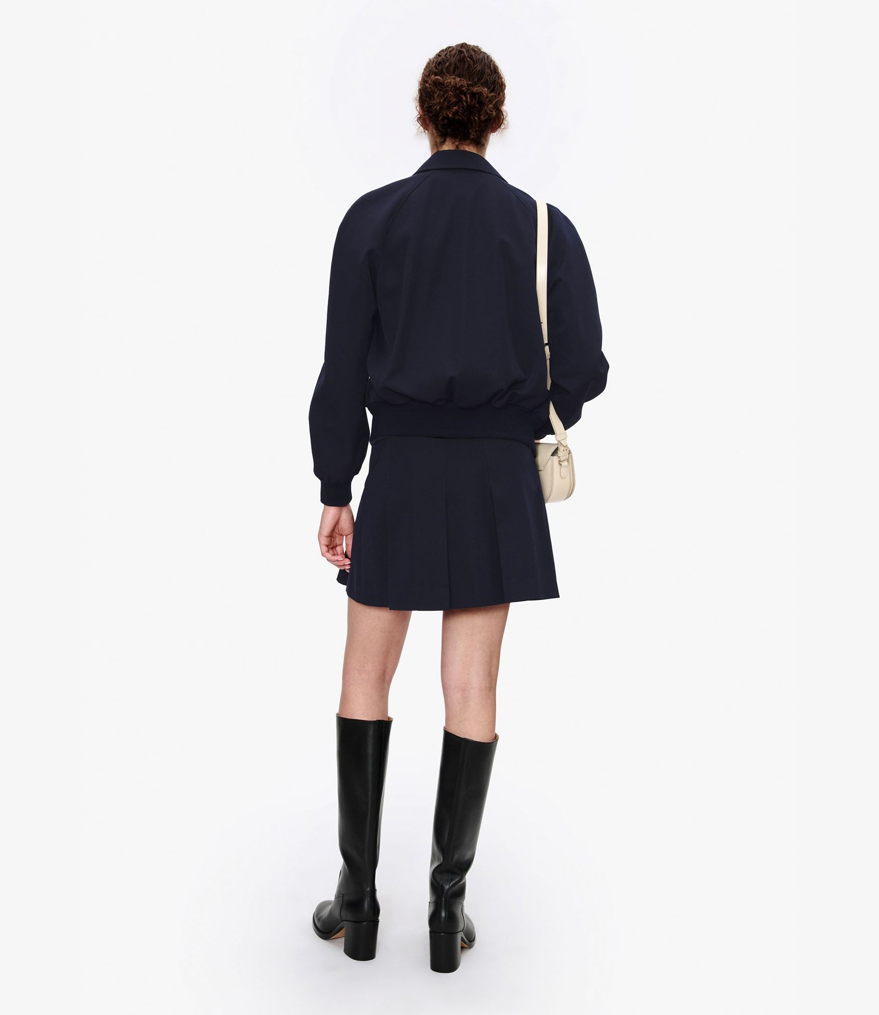 ダークネイビー