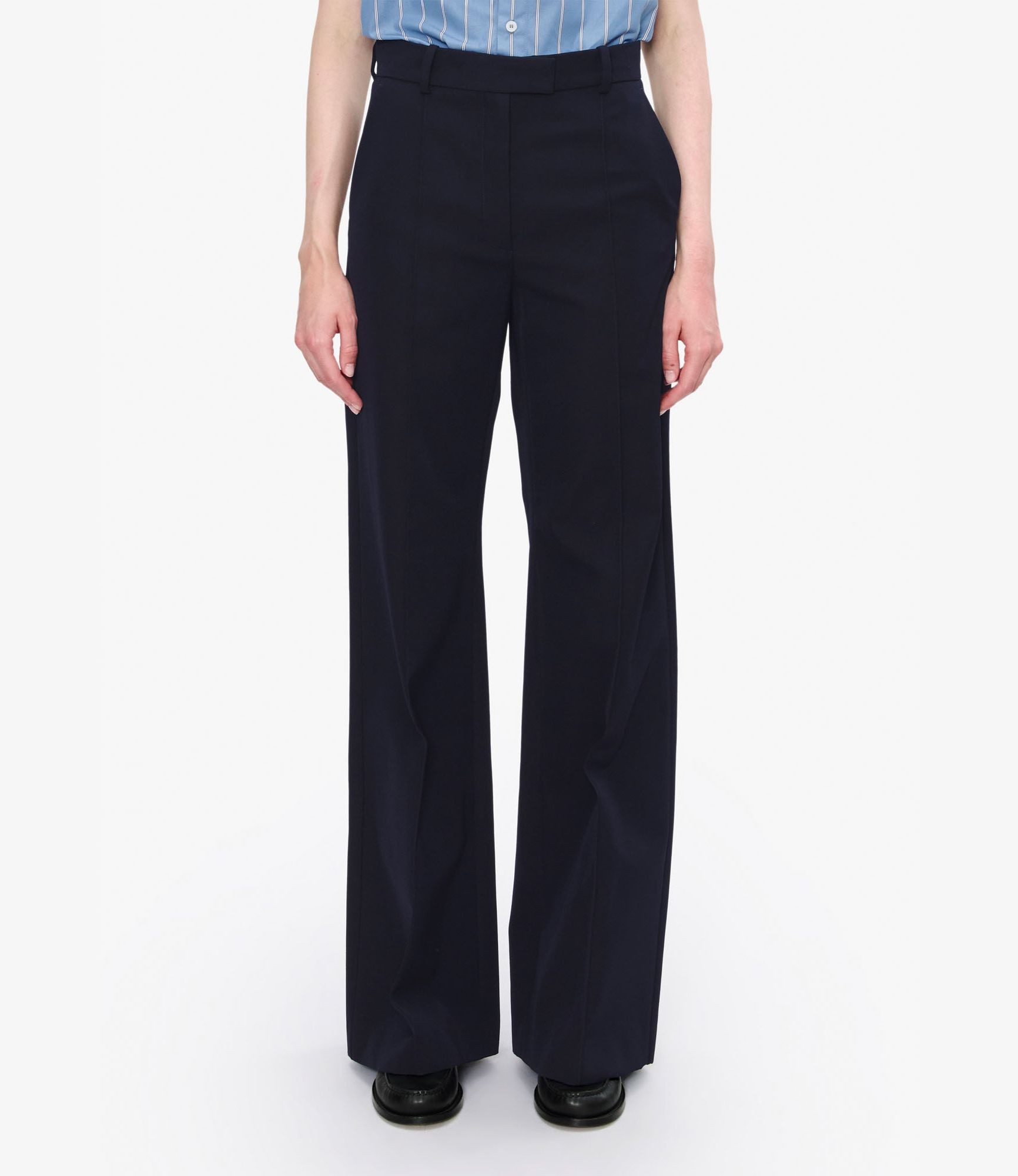 ダークネイビー