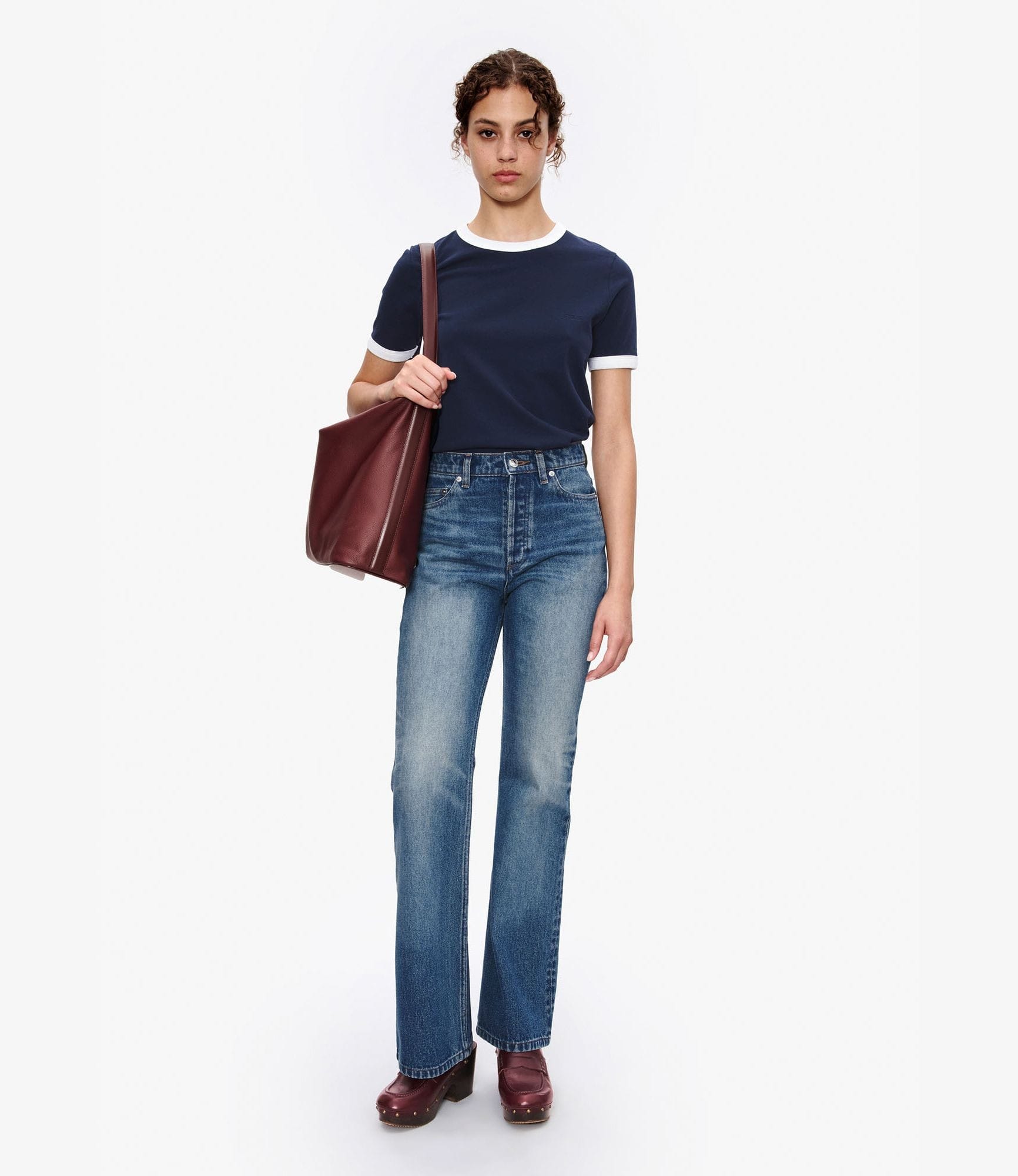 ダークネイビー