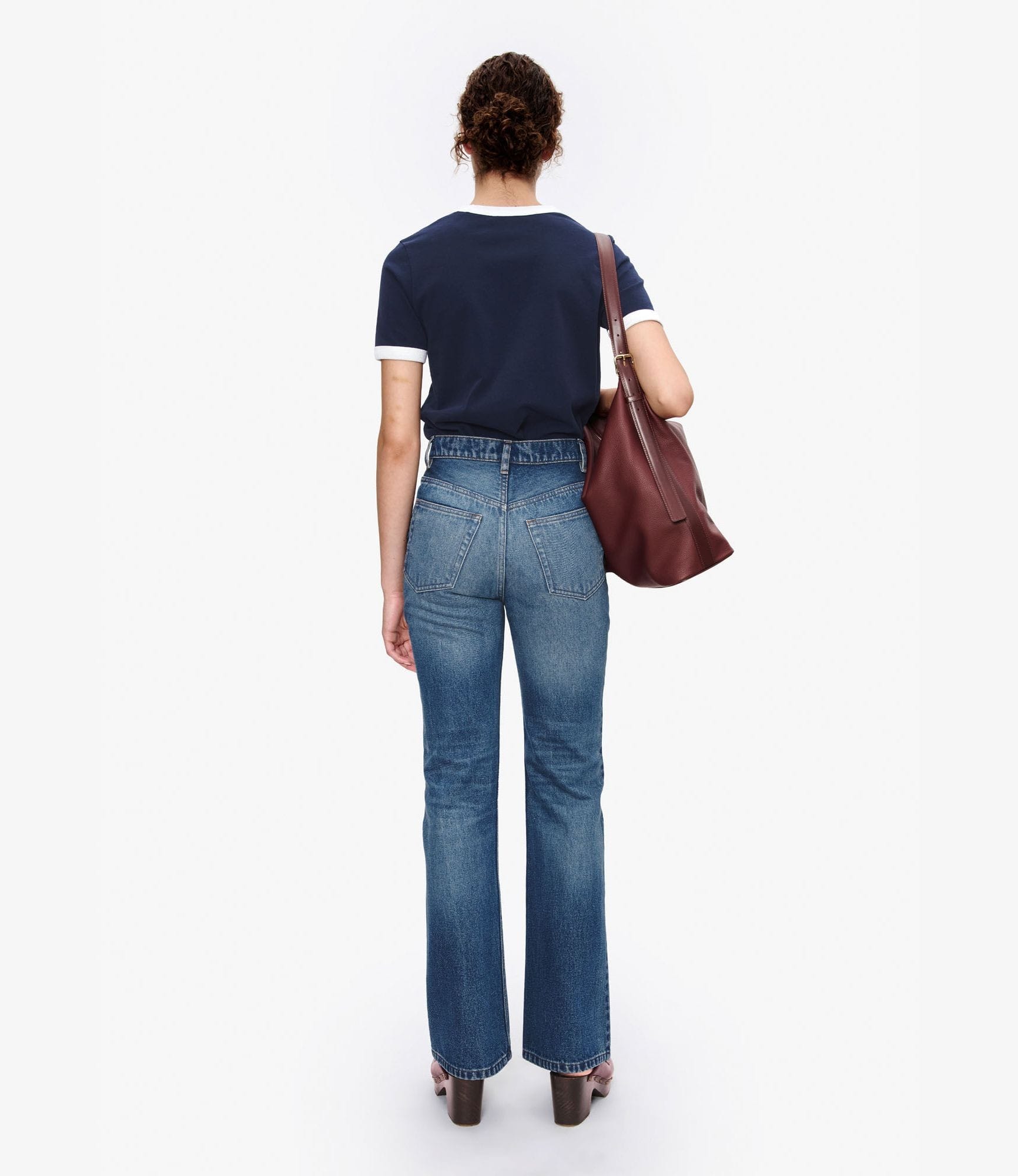 ダークネイビー