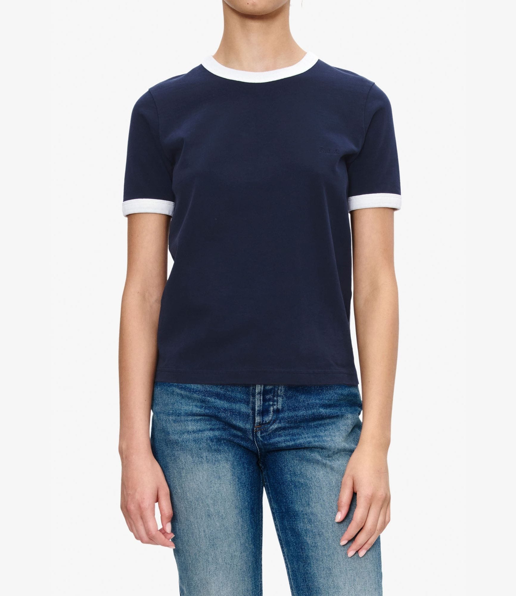 ダークネイビー