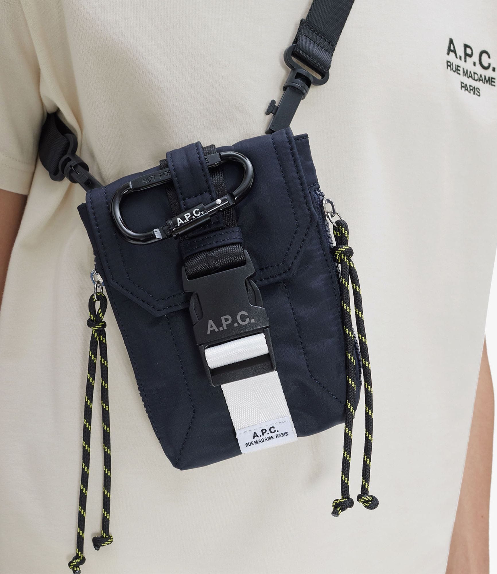 ダークネイビー