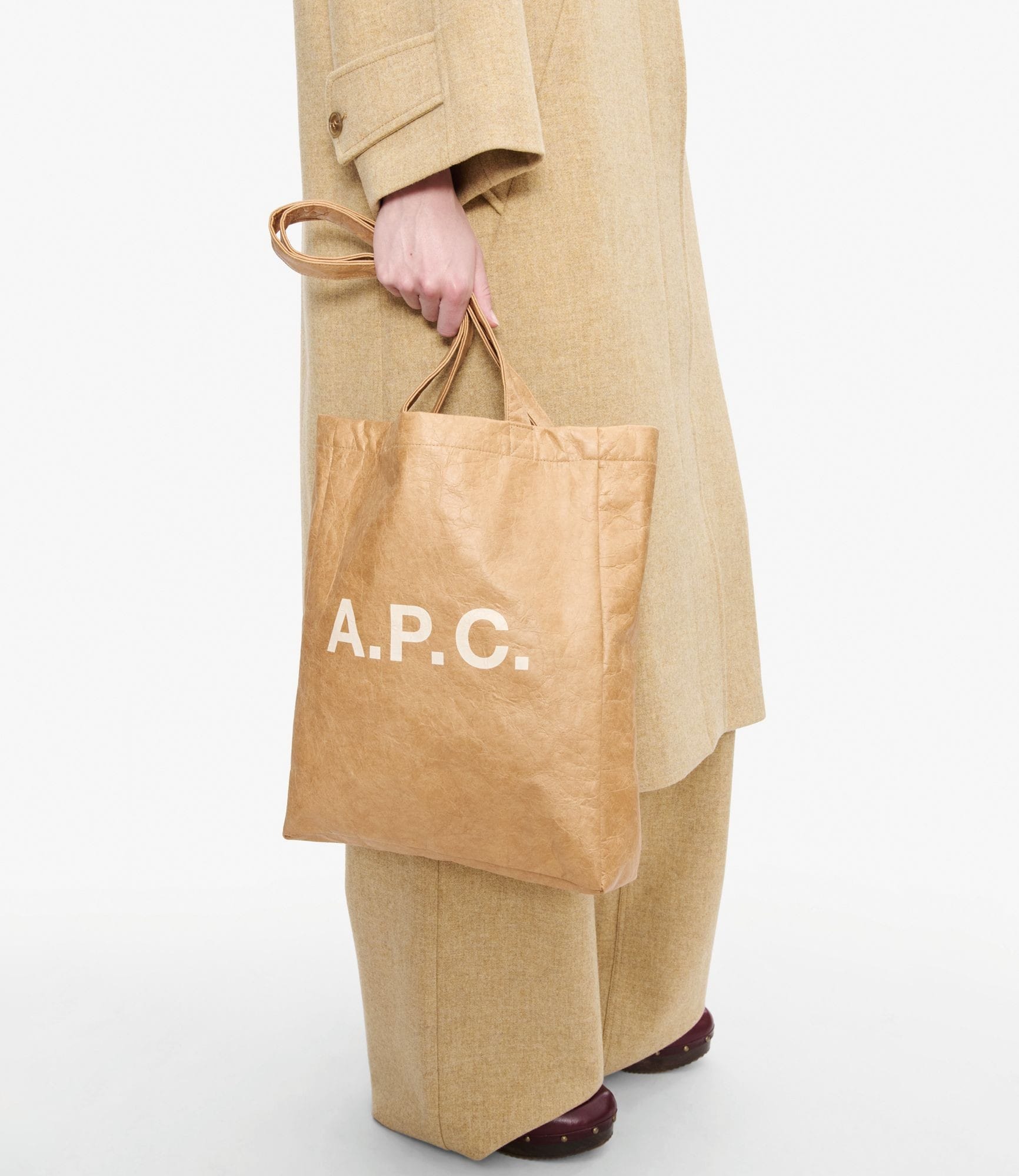 ダークベージュ