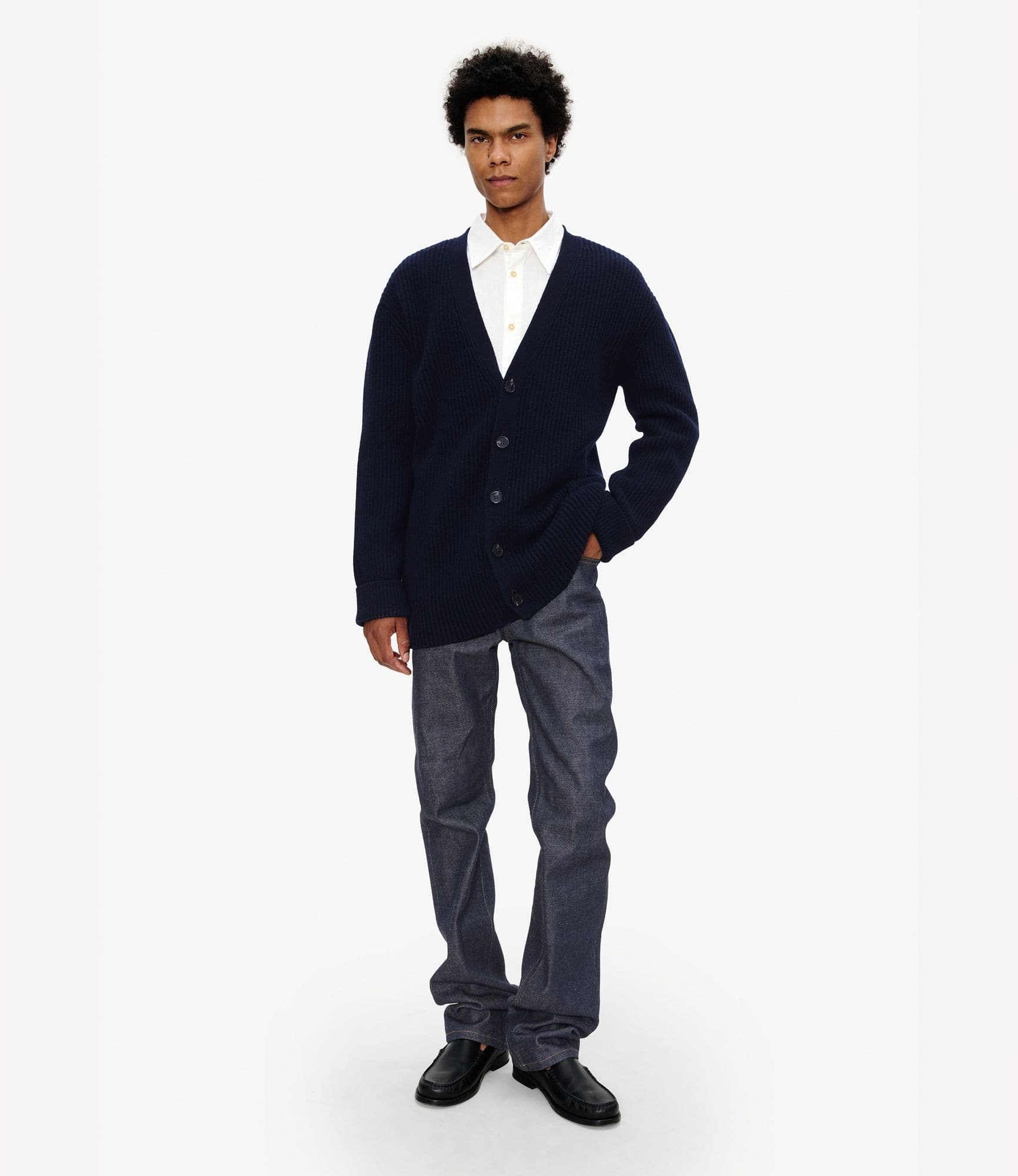 ダークネイビー