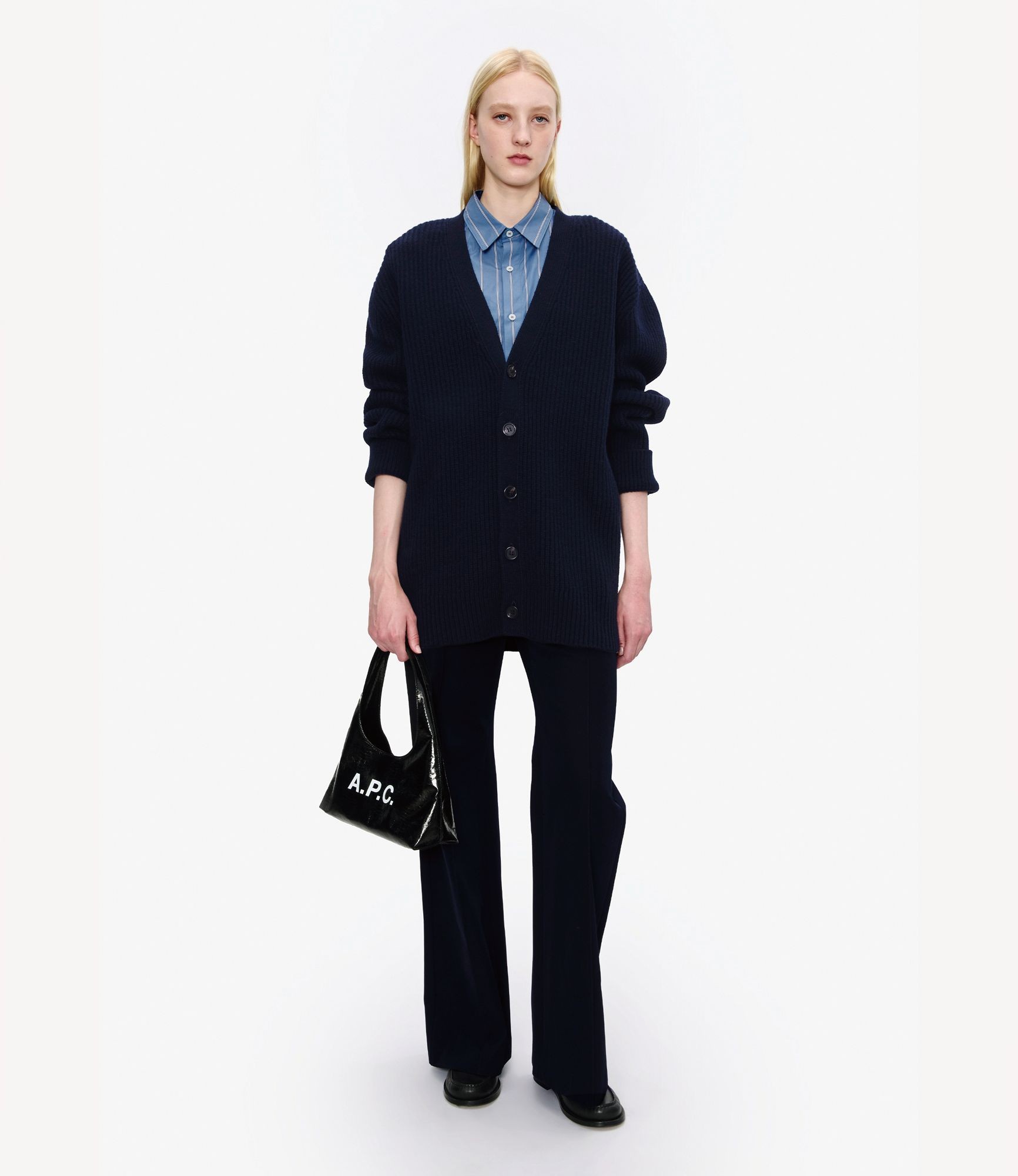 ダークネイビー