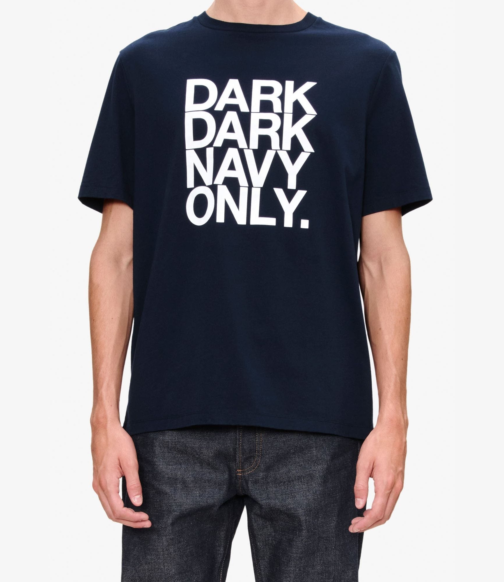 ダークネイビー