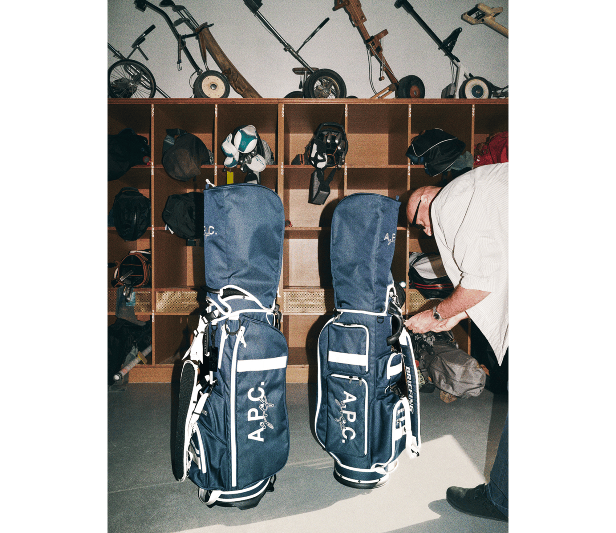 【新品未使用】A.P.C. ブリーフィング　ゴルフバッグ ブラック Fサイズ 新品未使用】A.P.C. ブリーフィング ゴルフバッグ ブラック F